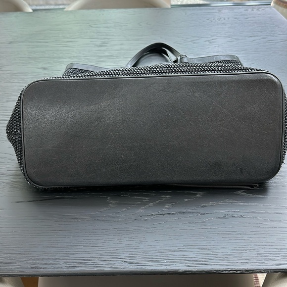 Saint Laurent Patti Large Leather-trimmed Black Raffia/Leather Tote - Picture 10 of 12